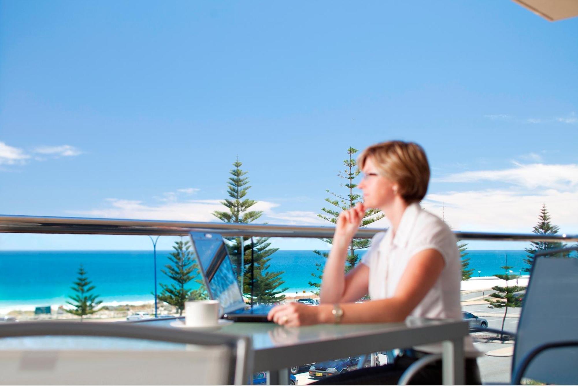 Seashells Scarborough Aparthotel Perth Exterior photo